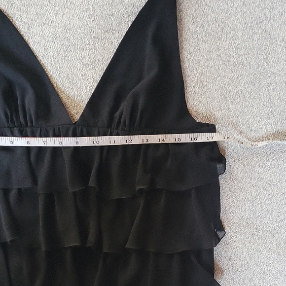 Victoria's Secret Black Tiered Rufled Vnek Tank Top Size M - Picture 6 of 9